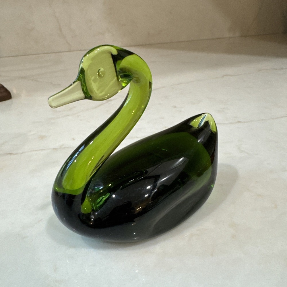 Vintage Viking MCM Swan Figurine Art Glass‎ Green